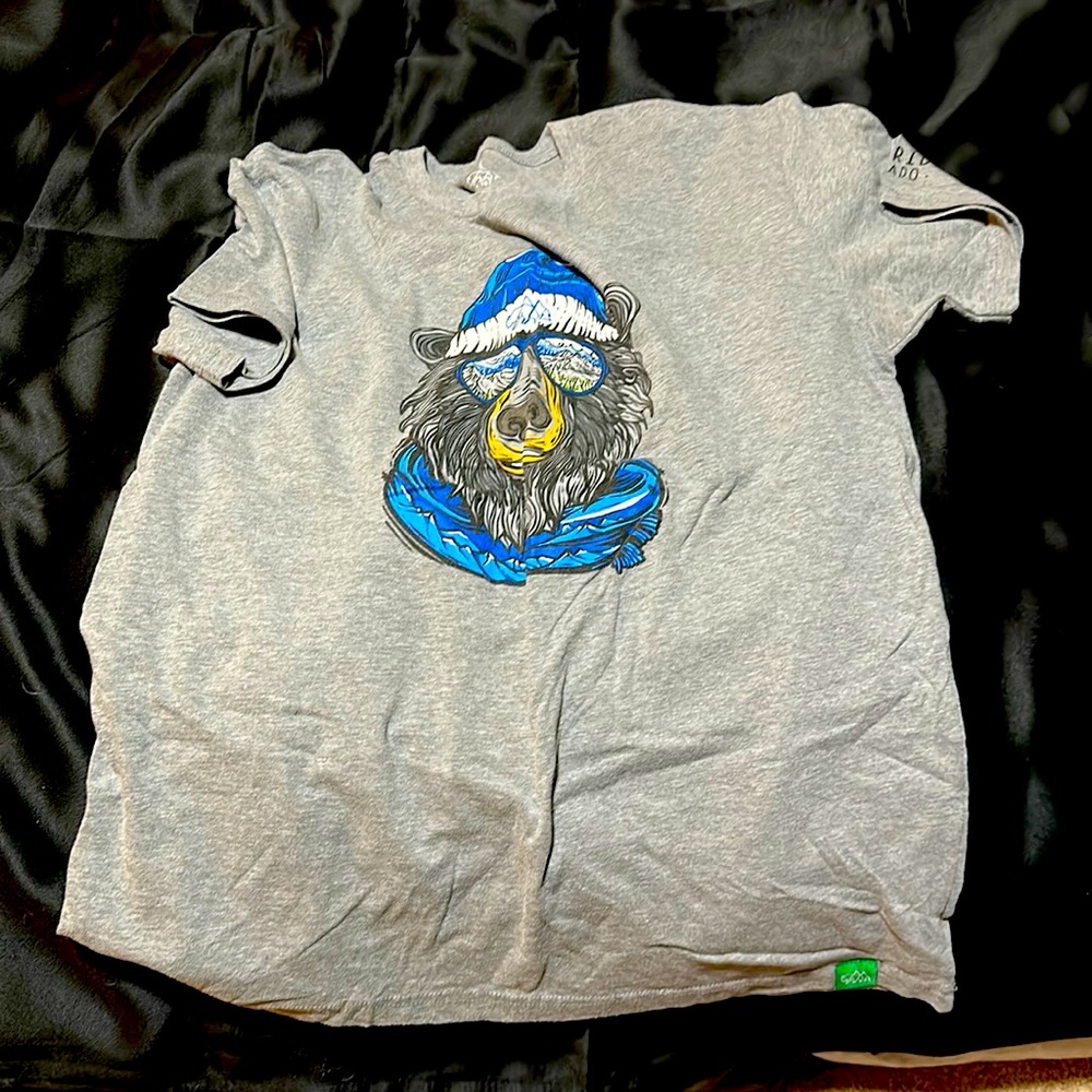 Telluride Colorado near T-shirt size L